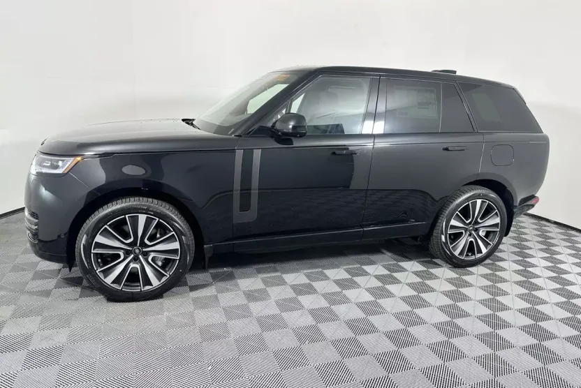 2025 Land Rover Range Rover SE photo 1