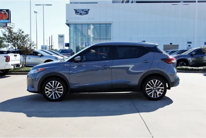 2021 Nissan Kicks SV photo 1