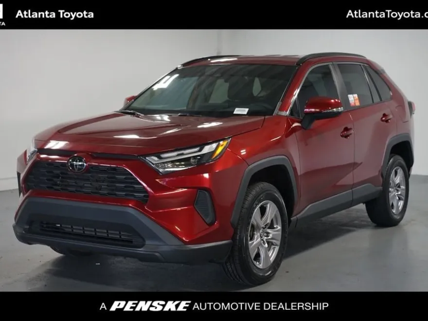 2023 Toyota RAV4 XLE photo 1