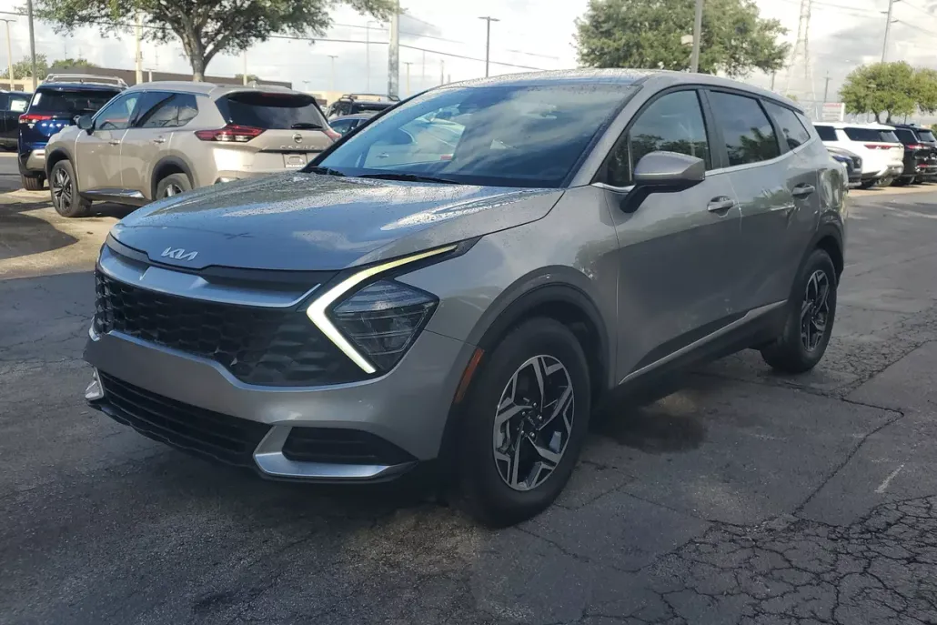 2024 Kia Sportage LX photo 1