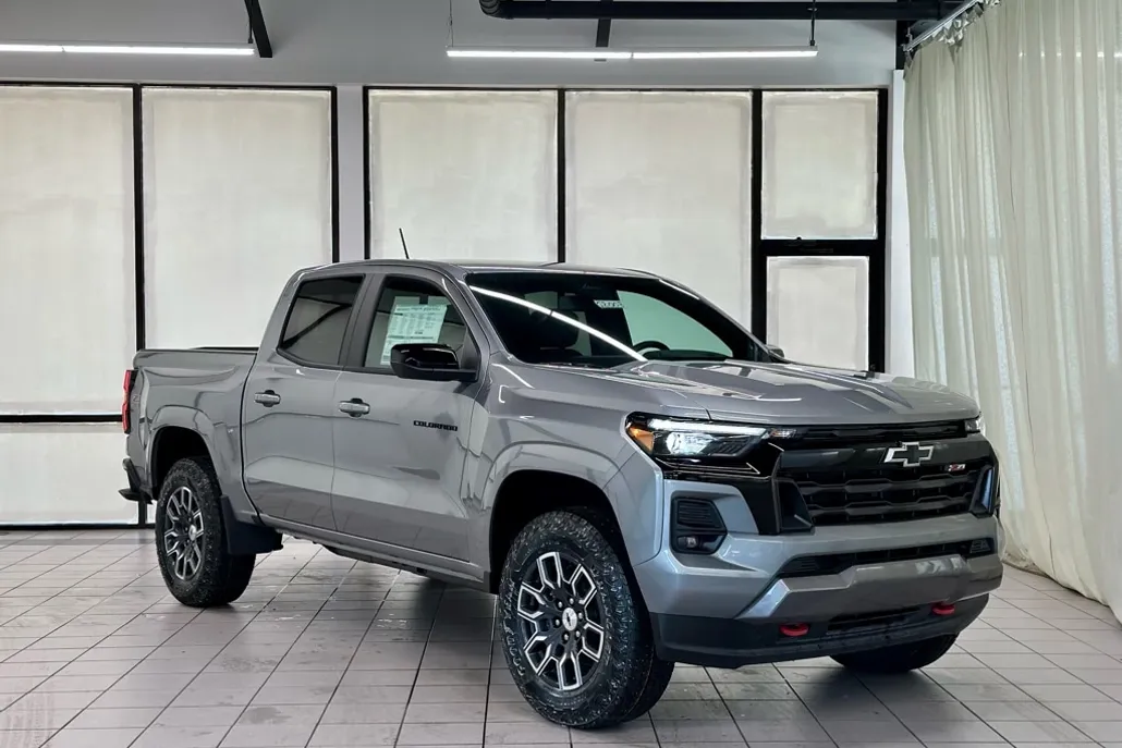2026 Chevrolet Colorado Z71 photo 1