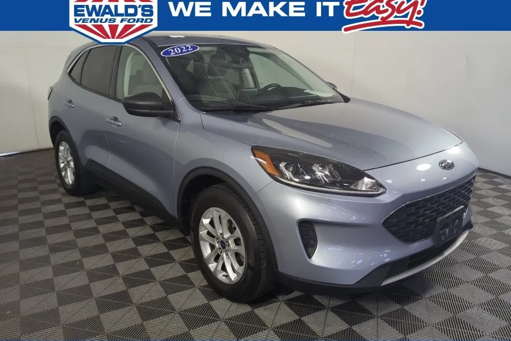 2022 Ford Escape SE photo 1
