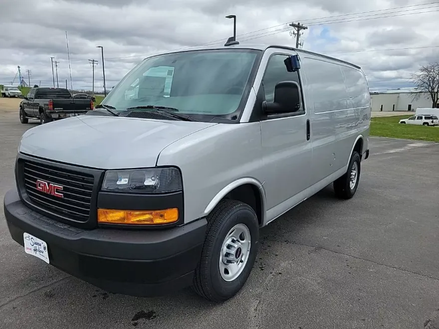 2025 Gmc Savana Cargo 2500 photo 1