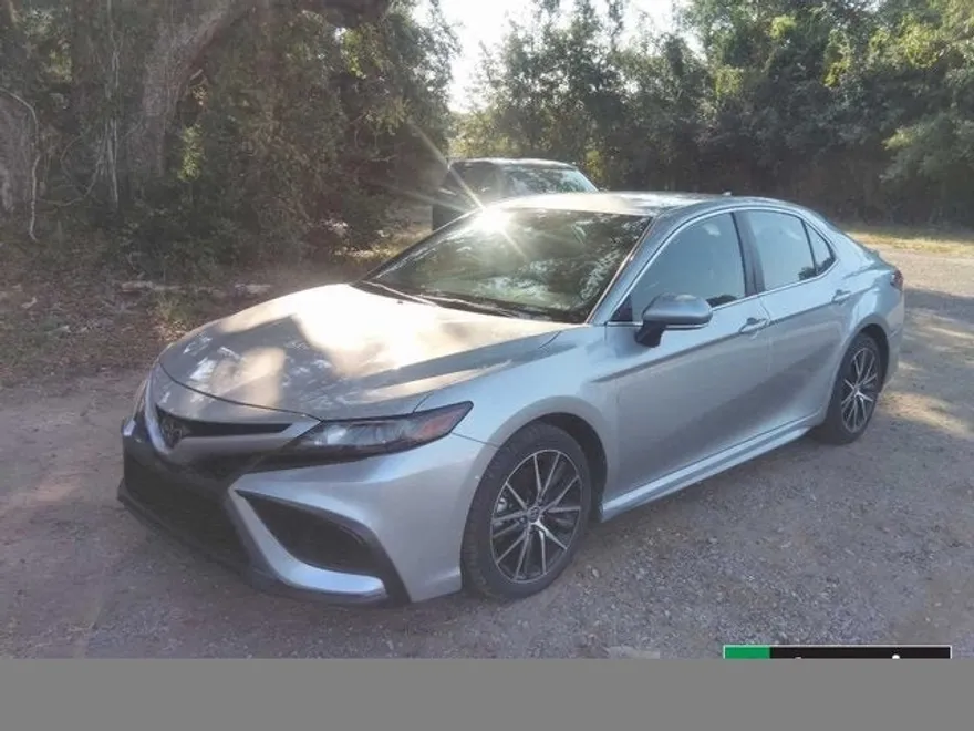 2023 Toyota Camry SE photo 1