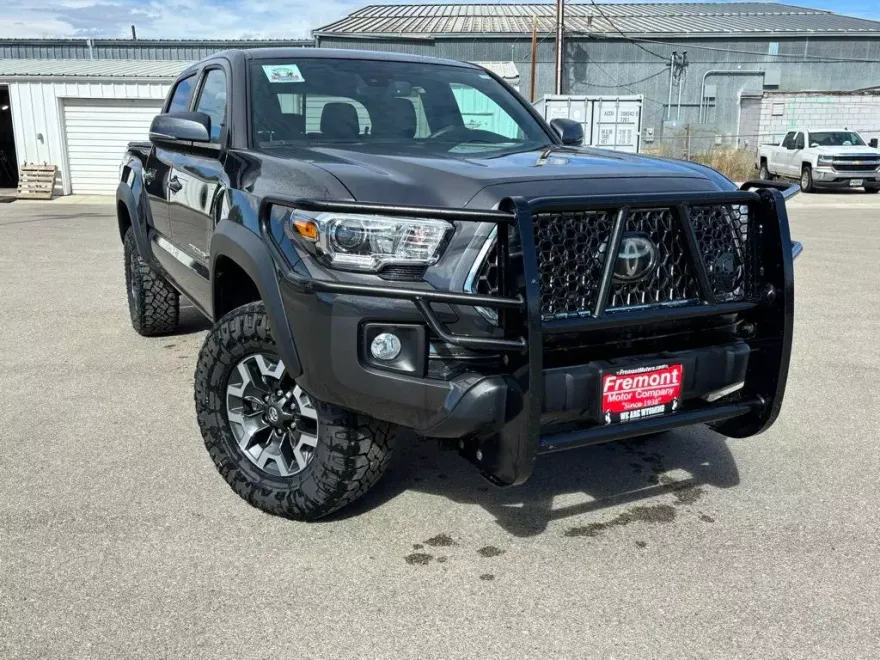 2019 Toyota Tacoma TRD Off-Road V6 photo 1