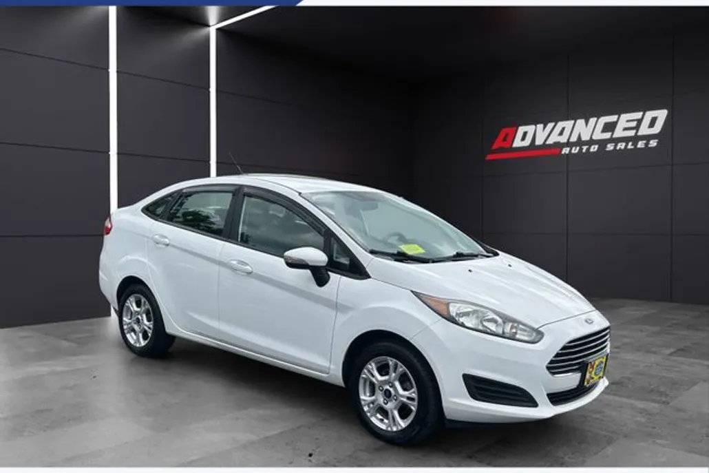 2016 Ford Fiesta SE photo 1