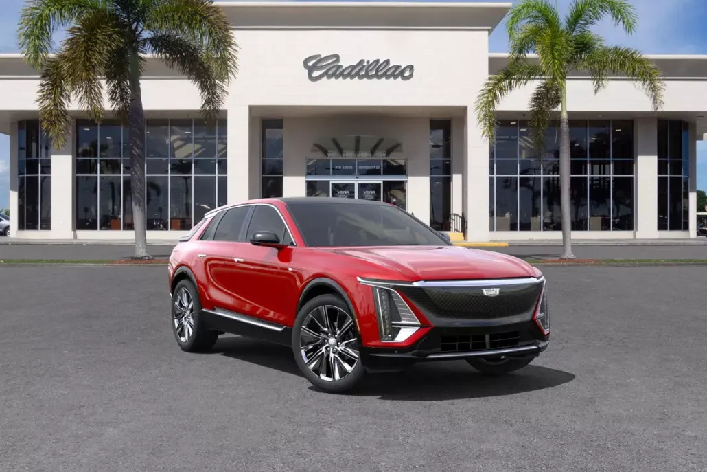 2025 Cadillac Lyriq Luxury photo 1