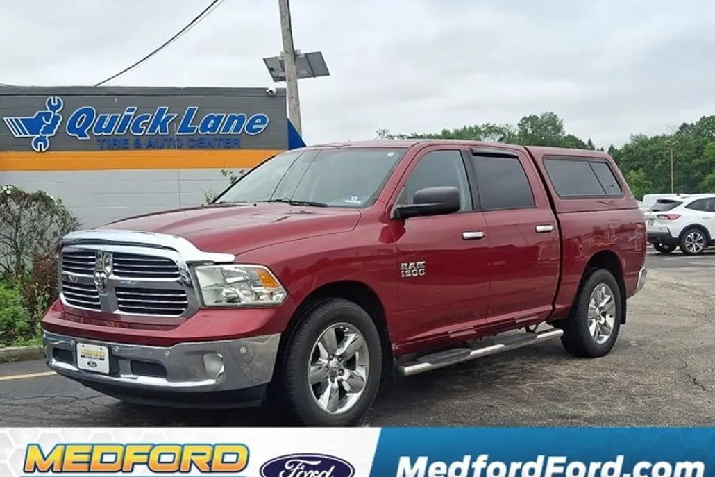 2015 Ram 1500 SLT photo 1