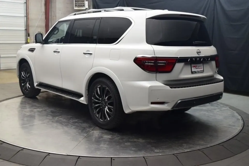 2024 Nissan Armada Platinum photo 1