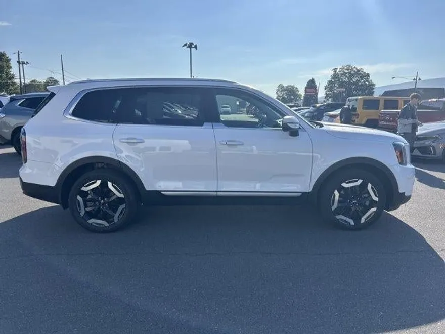 2023 Kia Telluride EX photo 1