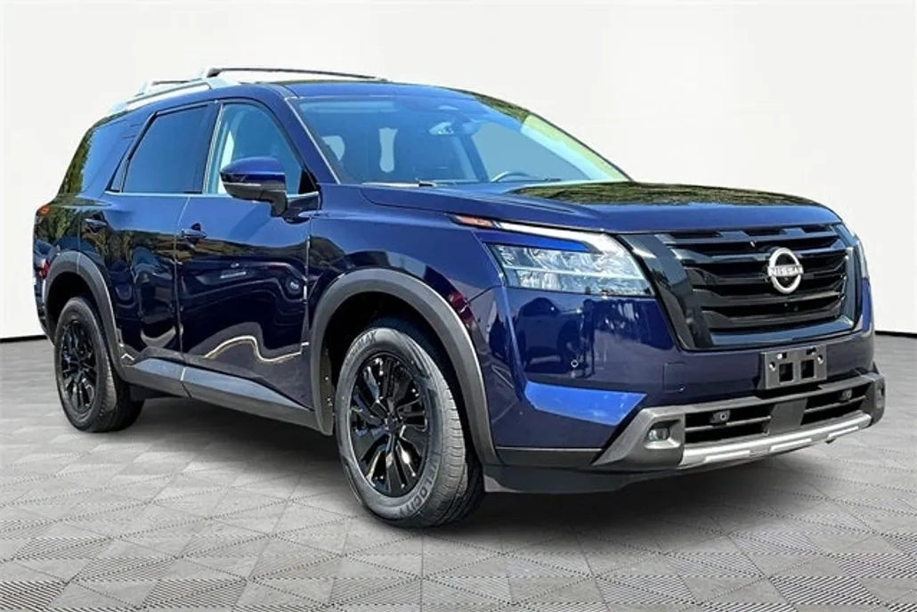 2023 Nissan Pathfinder SL photo 1