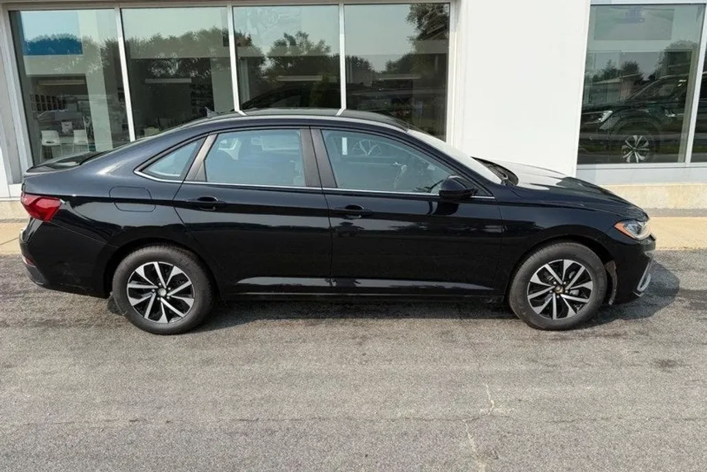 2025 Volkswagen Jetta 1.5T S photo 1