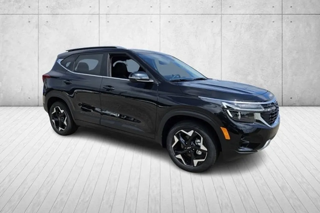 2025 Kia Seltos EX photo 1