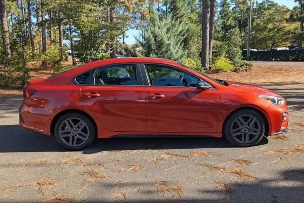 2021 Kia Forte GT-Line photo 1