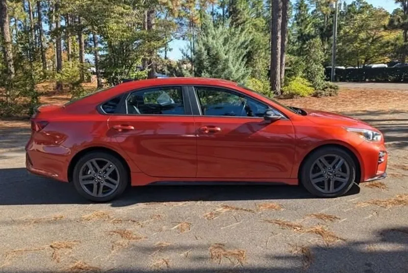 2021 Kia Forte GT-Line photo 1