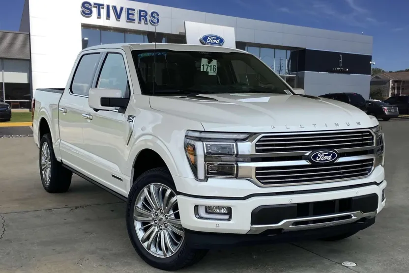 2025 Ford F-150 Platinum photo 1