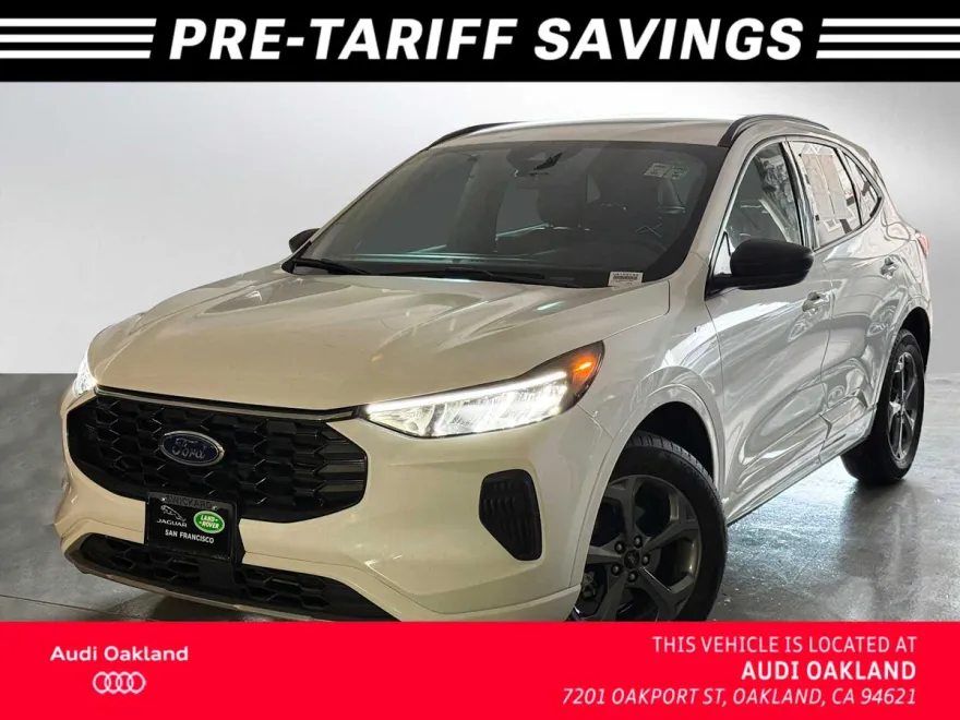 2023 Ford Escape ST-Line photo 1