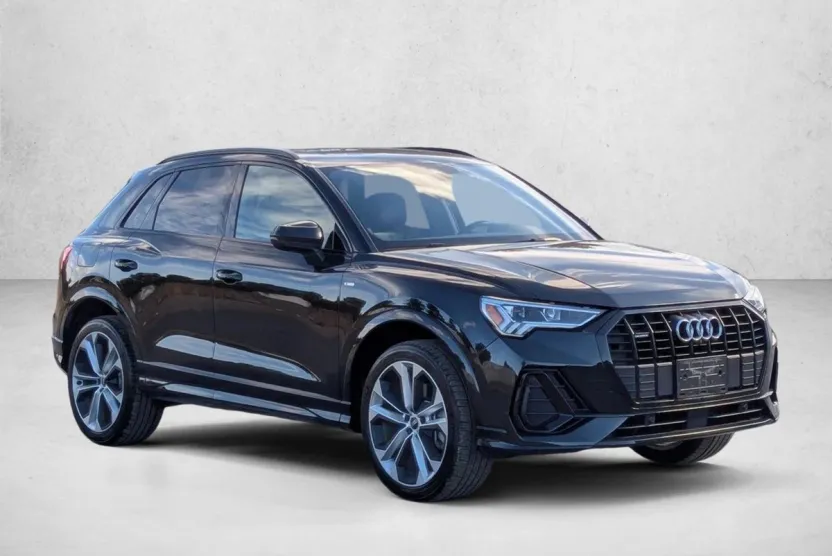 2022 Audi Q3 45 TFSI S line Premium photo 1