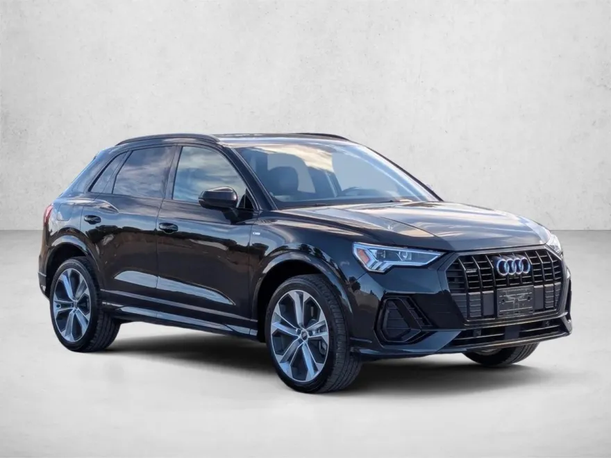 2022 Audi Q3 45 TFSI S line Premium photo 1