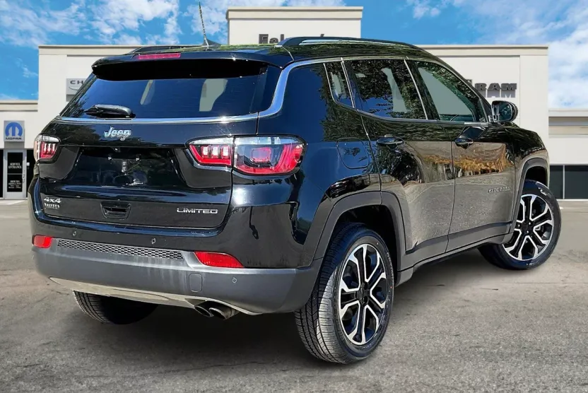 2022 Jeep Compass Limited photo 1