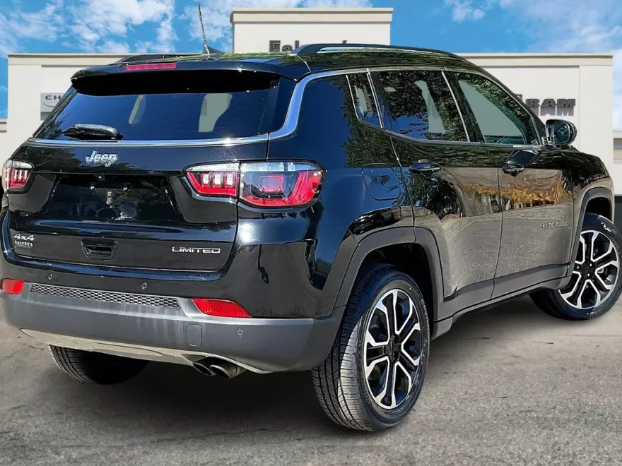 2022 Jeep Compass Limited photo 1