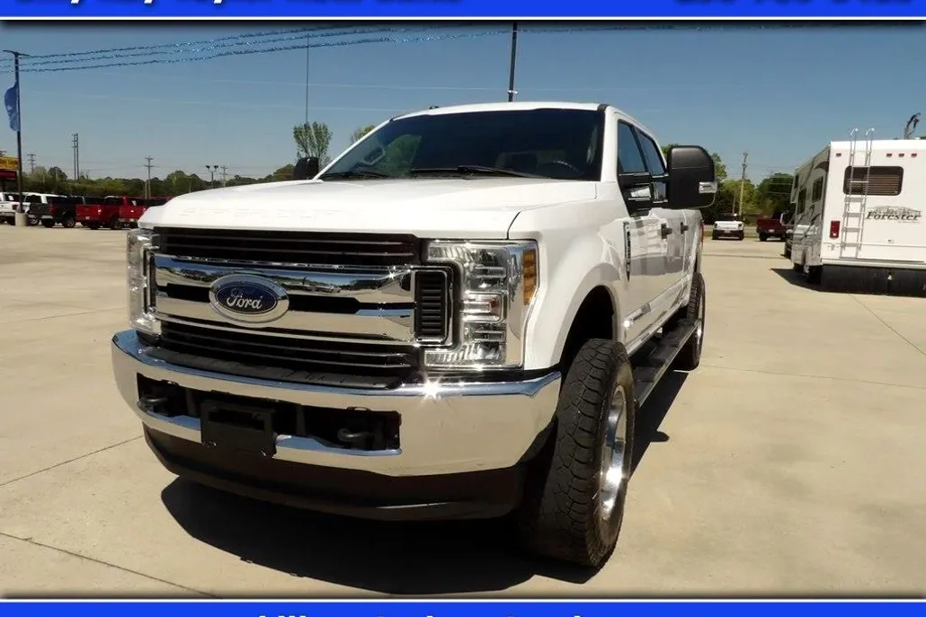 2019 Ford F-250 XLT photo 1