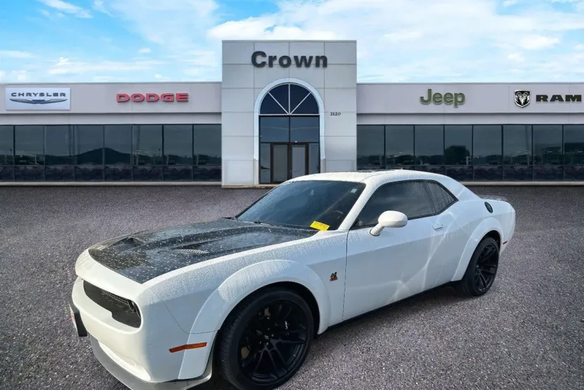 2023 Dodge Challenger R/T Scat Pack Widebody photo 1
