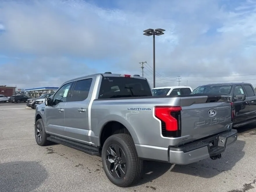 2025 Ford F-150 Lightning photo 1