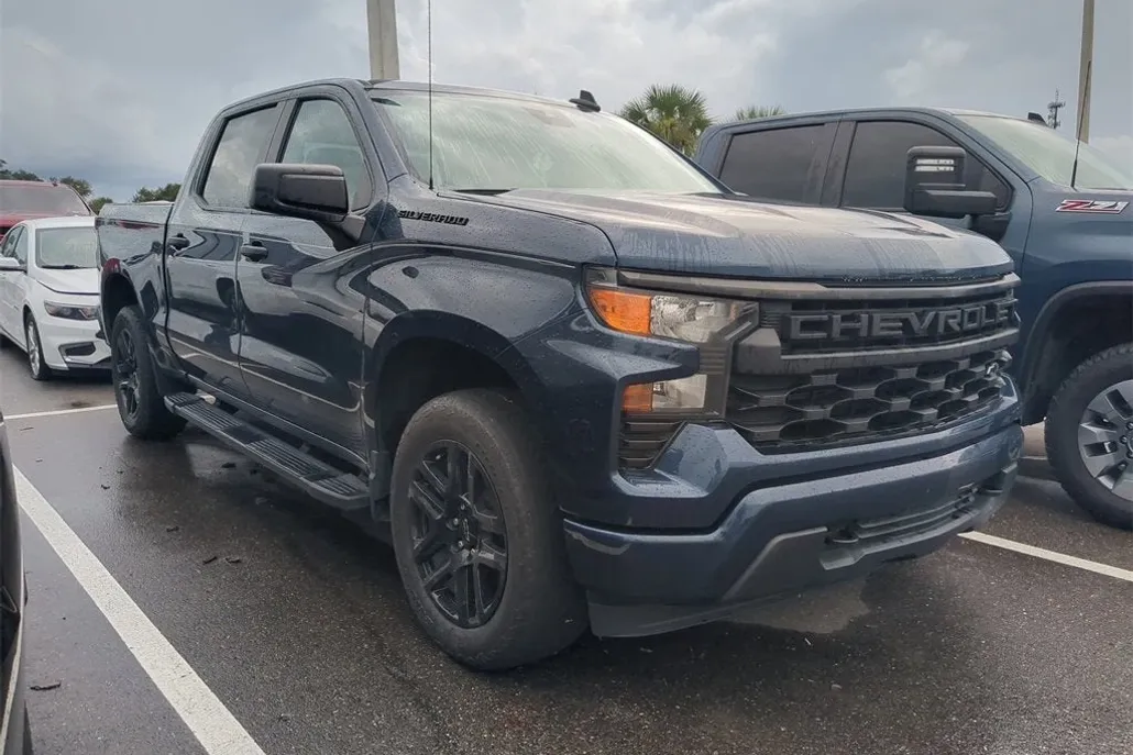 2023 Chevrolet Silverado 1500 Custom photo 1