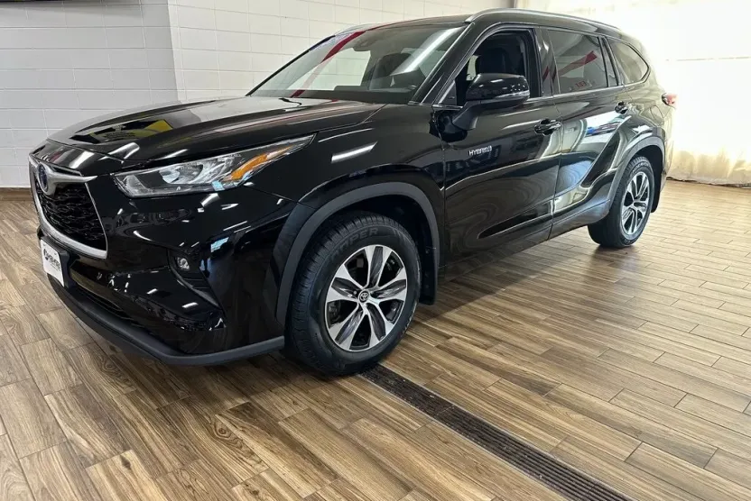 2020 Toyota Highlander Hybrid XLE photo 1
