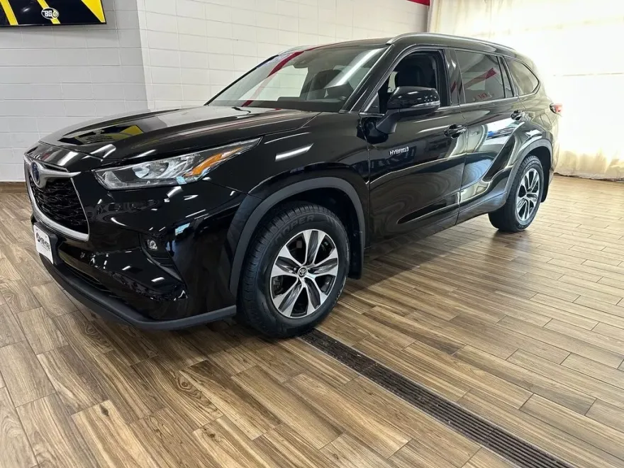 2020 Toyota Highlander Hybrid XLE photo 1
