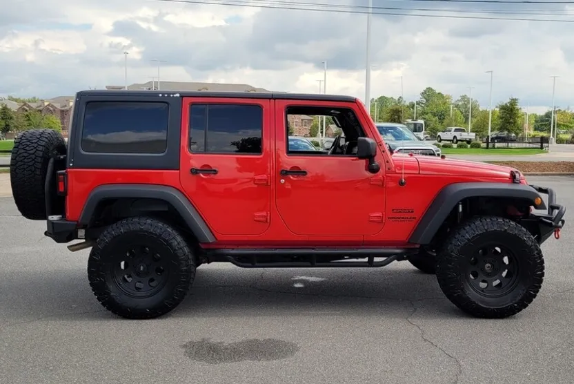 2016 Jeep Wrangler Unlimited Sport photo 1