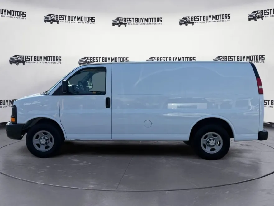 2007 Chevrolet Express Cargo Van 1500 photo 1
