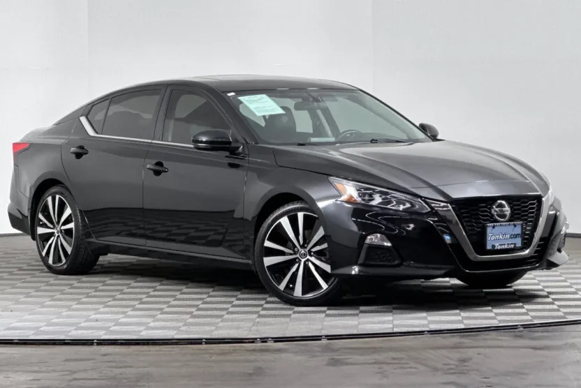 2019 Nissan Altima 2.5 SR photo 1
