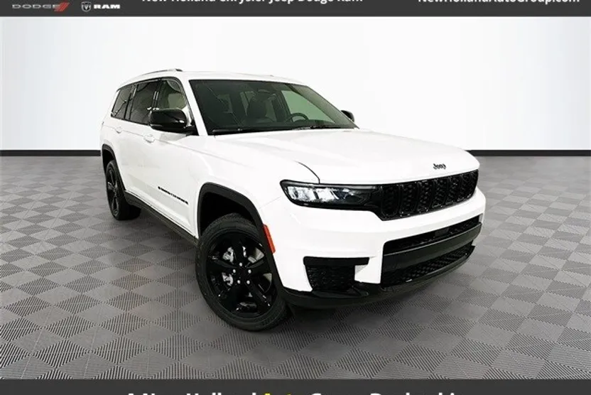 2025 Jeep Grand Cherokee Laredo photo 1