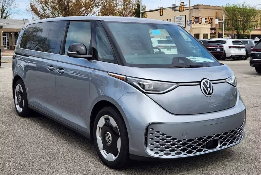 2025 Volkswagen ID. Buzz Pro S photo 1