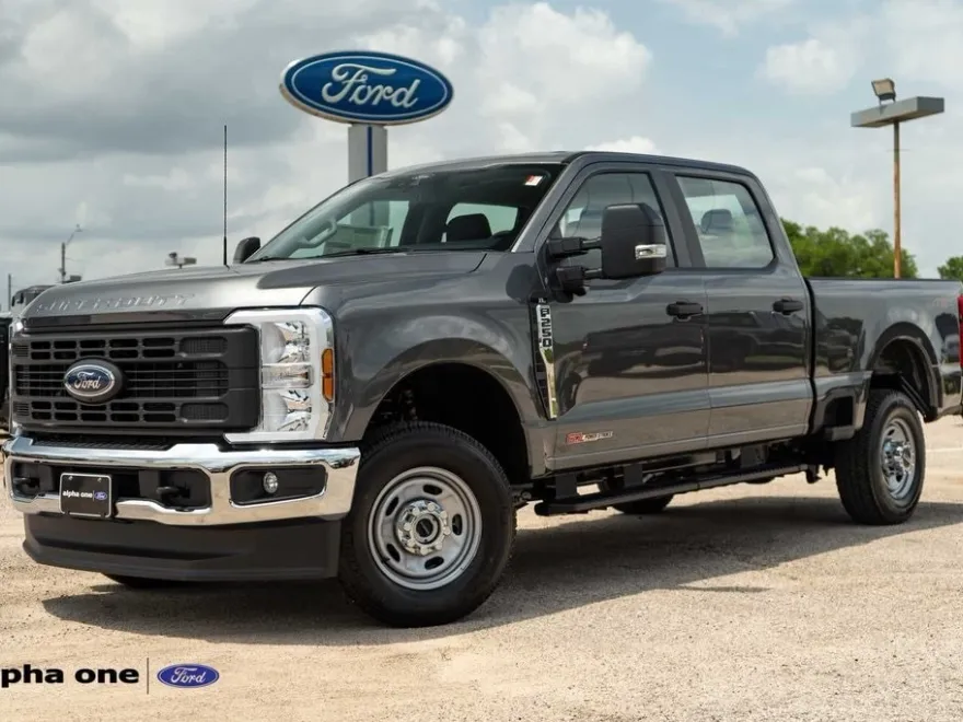 2025 Ford F-250 photo 1