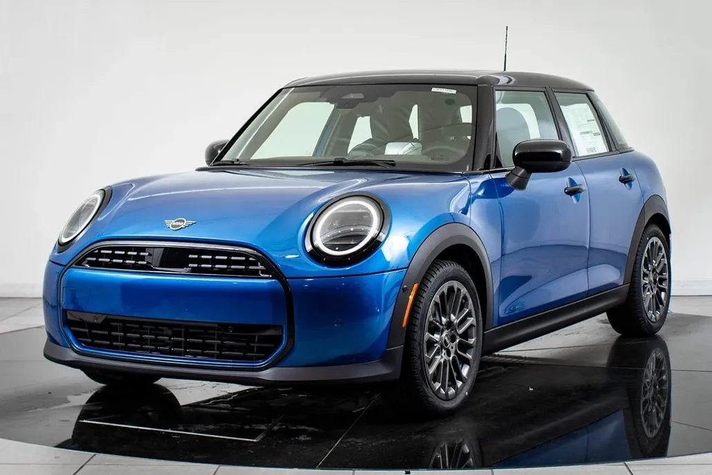 2026 Mini Cooper 4 Door Hardtop Signature photo 1