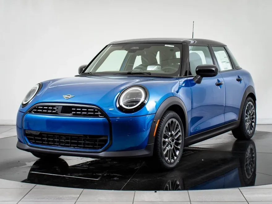 2026 Mini Cooper 4 Door Hardtop Signature photo 1