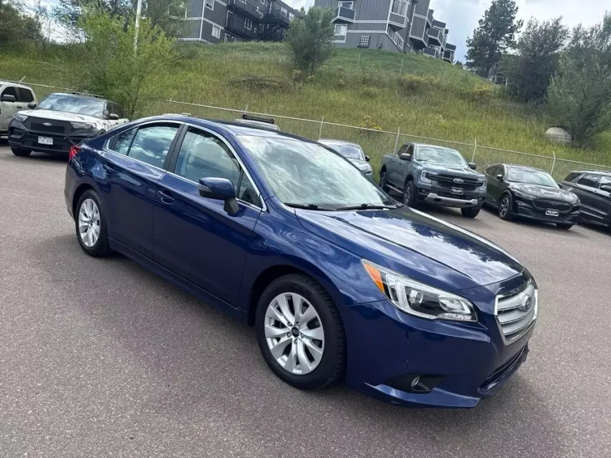 2017 Subaru Legacy 2.5i photo 1