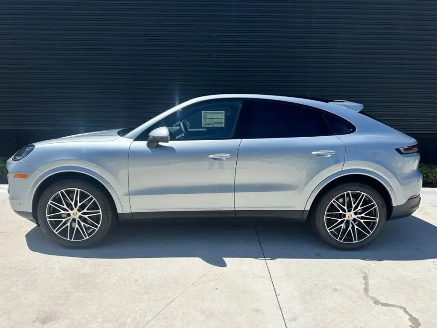 2025 Porsche Cayenne Coupe photo 1