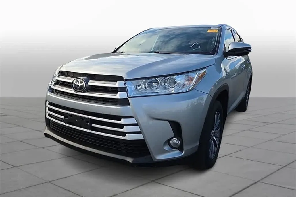 2019 Toyota Highlander XLE photo 1