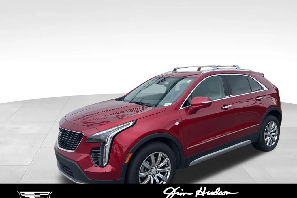 2022 Cadillac XT4 Premium Luxury photo 1