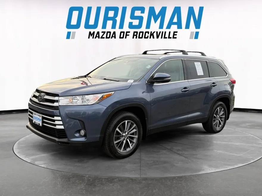 2019 Toyota Highlander SE photo 1