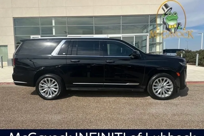 2022 Cadillac Escalade ESV Luxury photo 1