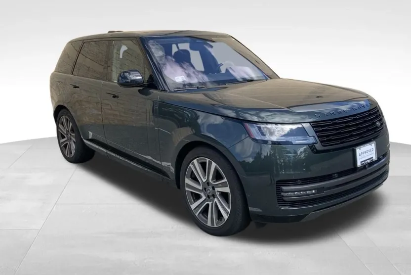 2023 Land Rover Range Rover SE photo 1