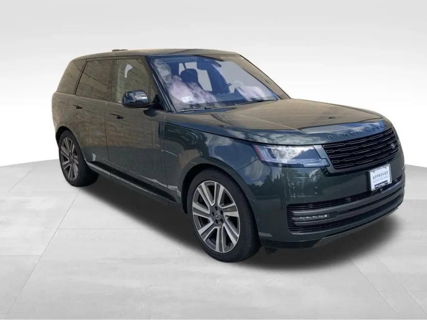 2023 Land Rover Range Rover SE photo 1