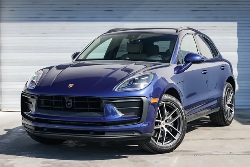 2024 Porsche Macan T photo 1