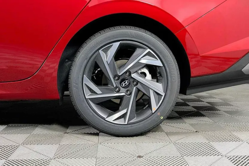 2025 Hyundai Elantra SEL Sport photo 1