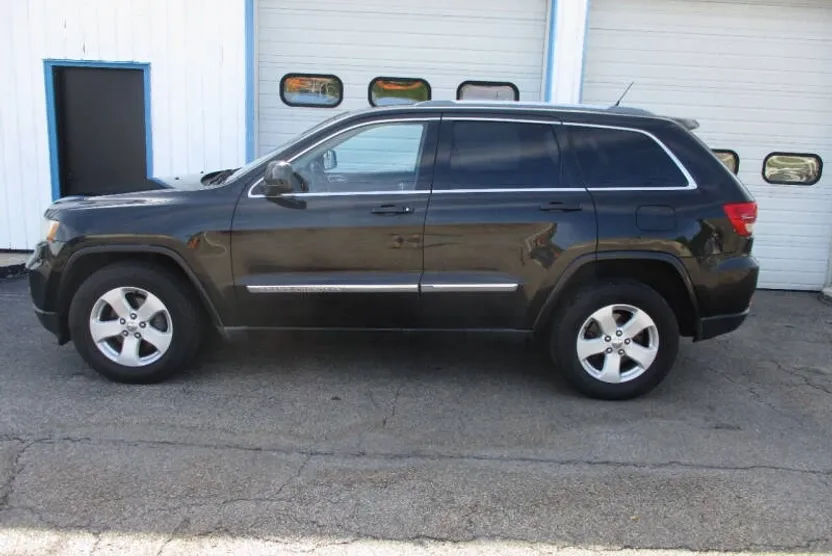 2012 Jeep Grand Cherokee Laredo photo 1
